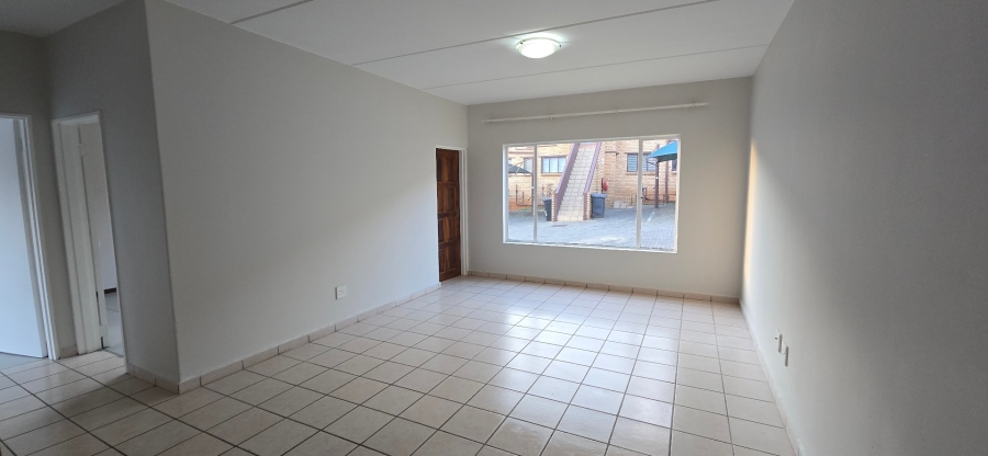 To Let 2 Bedroom Property for Rent in Meredale Gauteng