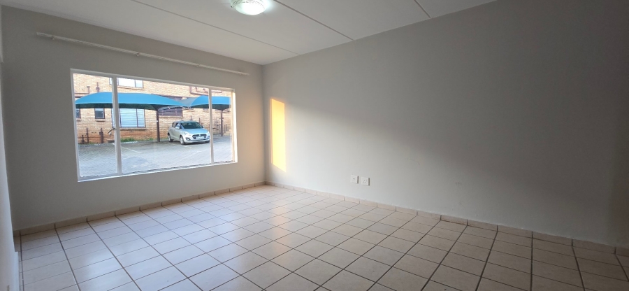 To Let 2 Bedroom Property for Rent in Meredale Gauteng
