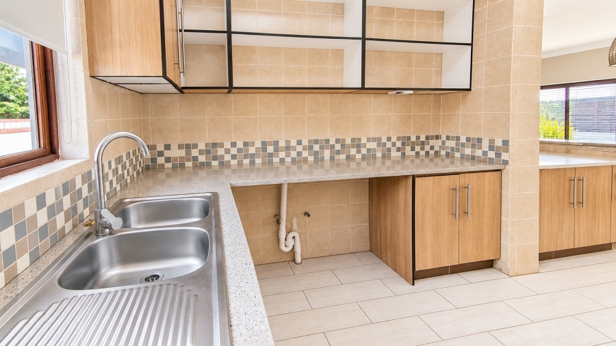 4 Bedroom Property for Sale in Eldo Ridge Estate Gauteng