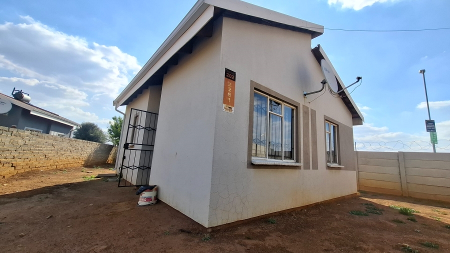 2 Bedroom Property for Sale in Savanna City Gauteng