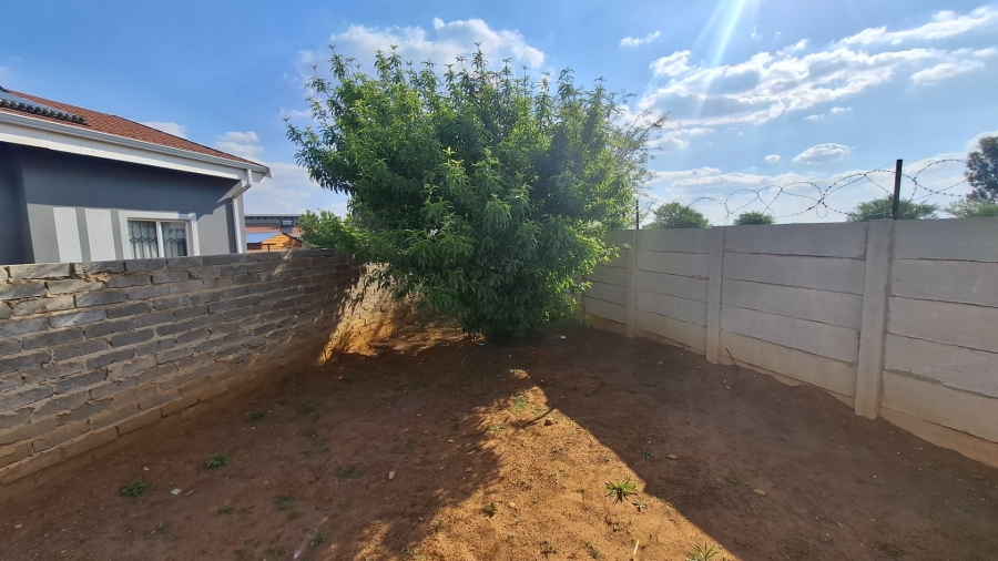 2 Bedroom Property for Sale in Savanna City Gauteng