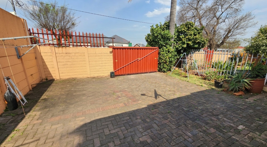 3 Bedroom Property for Sale in Maraisburg Gauteng