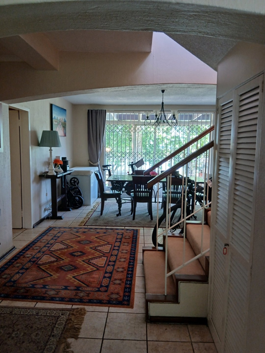 To Let 3 Bedroom Property for Rent in Illovo Gauteng