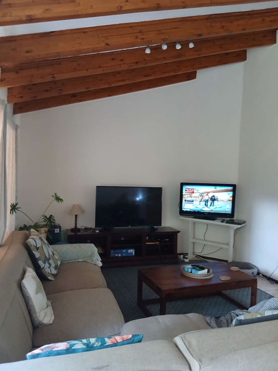 To Let 3 Bedroom Property for Rent in Illovo Gauteng