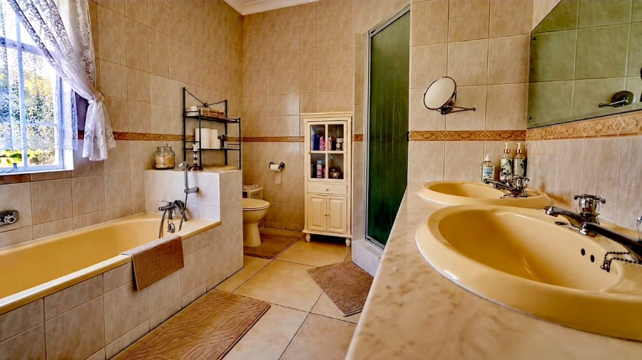 3 Bedroom Property for Sale in Three Rivers East Gauteng