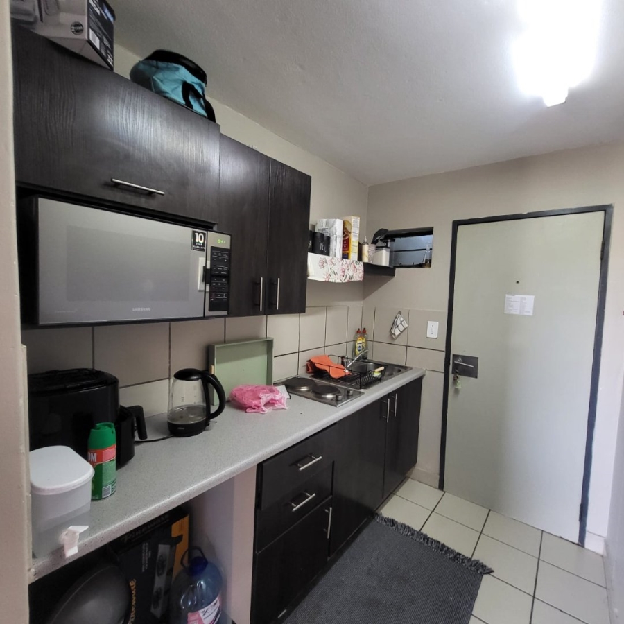 1 Bedroom Property for Sale in Willowbrook Gauteng