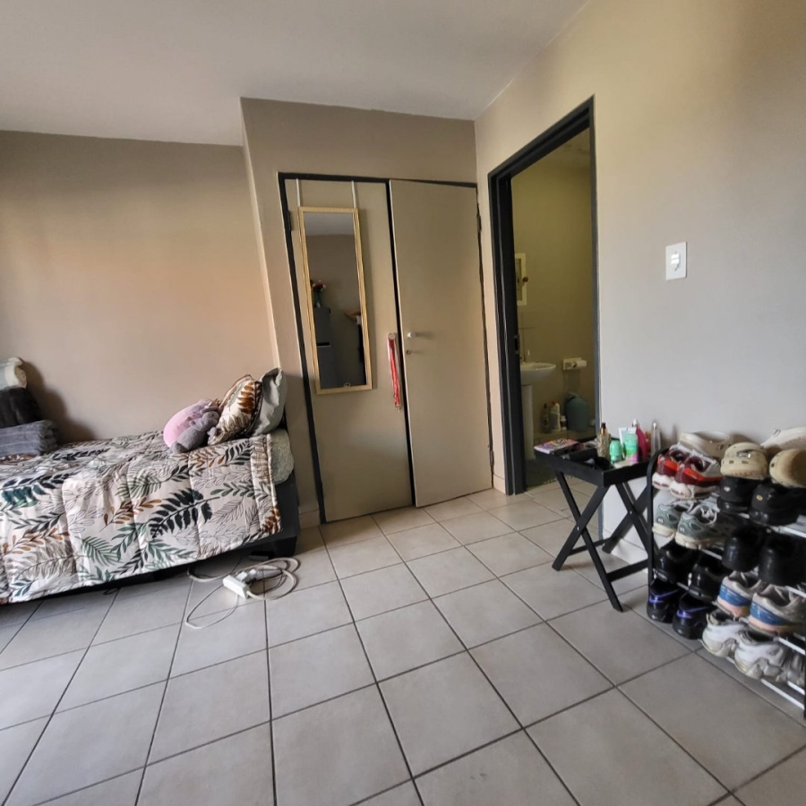1 Bedroom Property for Sale in Willowbrook Gauteng