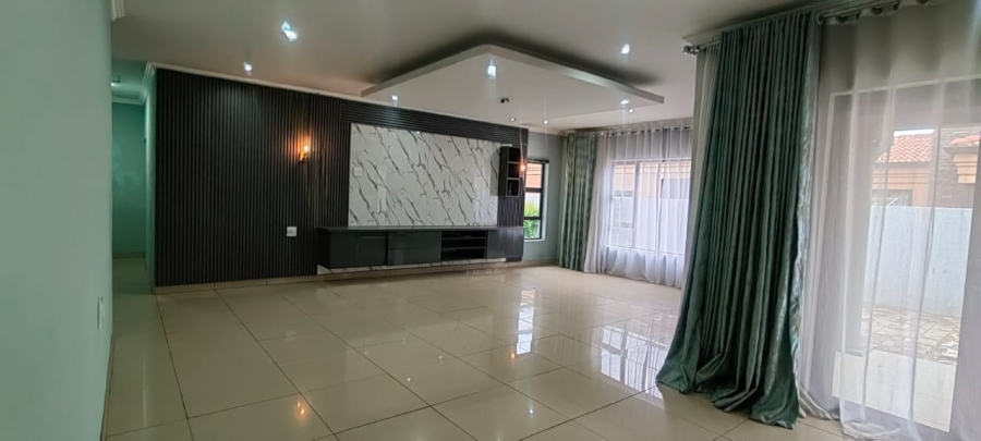 To Let 3 Bedroom Property for Rent in Risiville Gauteng