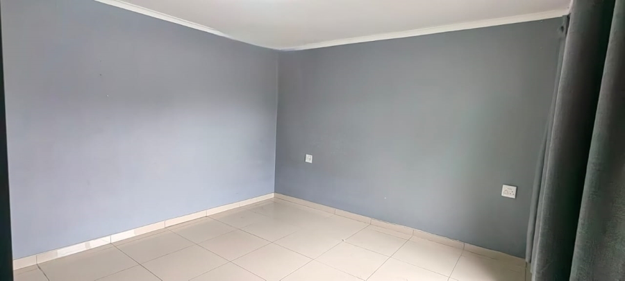 To Let 3 Bedroom Property for Rent in Risiville Gauteng