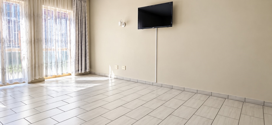2 Bedroom Property for Sale in Dayanglen Gauteng