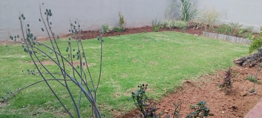  Bedroom Property for Sale in Birch Acres Gauteng