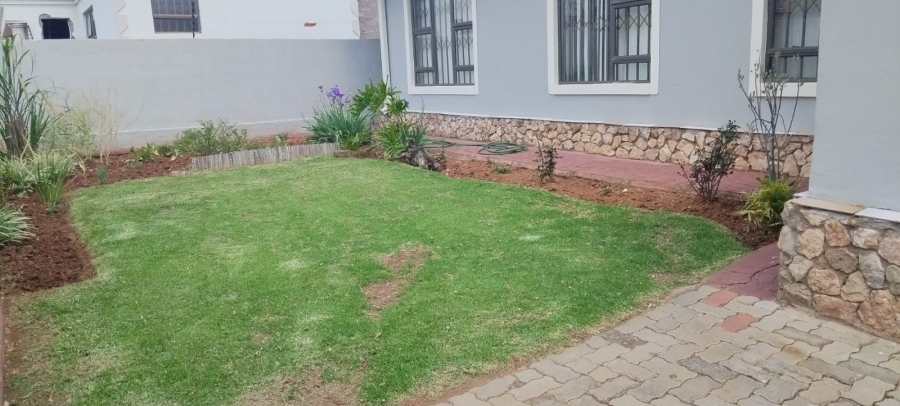  Bedroom Property for Sale in Birch Acres Gauteng