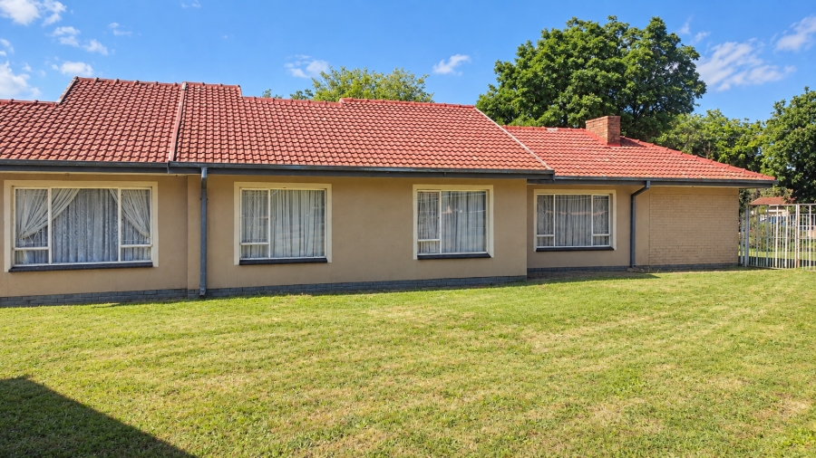 3 Bedroom Property for Sale in Sonland Park Gauteng