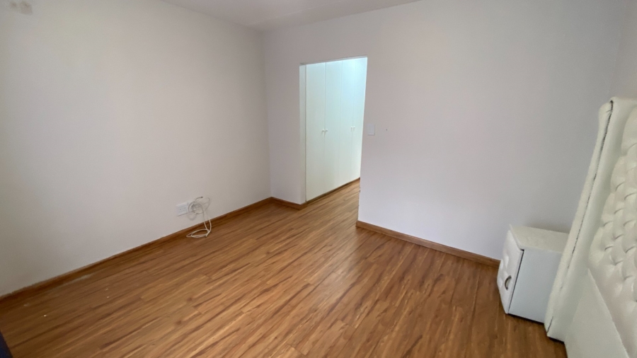 To Let 2 Bedroom Property for Rent in Fourways Gauteng
