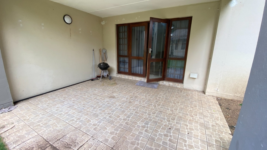 To Let 2 Bedroom Property for Rent in Fourways Gauteng
