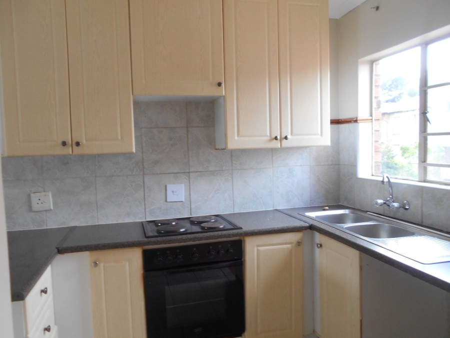 To Let 2 Bedroom Property for Rent in Die Hoewes Gauteng