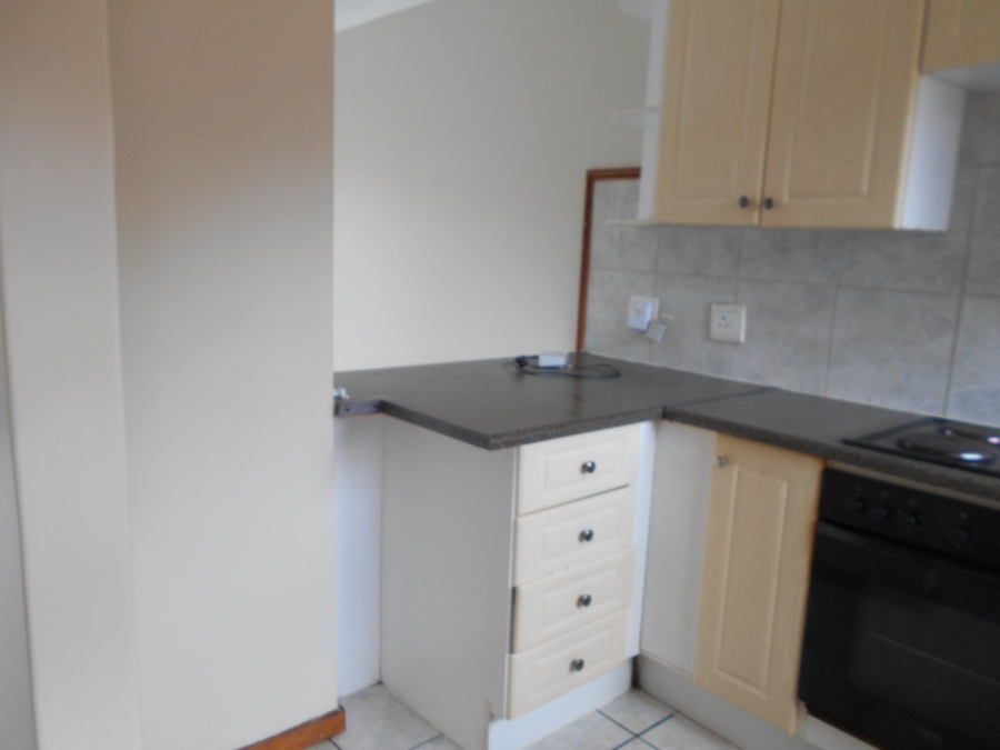 To Let 2 Bedroom Property for Rent in Die Hoewes Gauteng