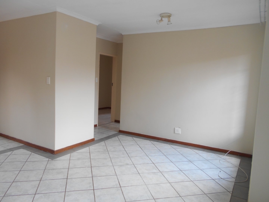 To Let 2 Bedroom Property for Rent in Die Hoewes Gauteng