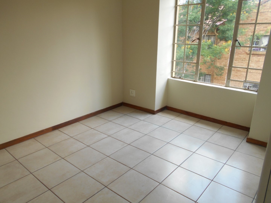 To Let 2 Bedroom Property for Rent in Die Hoewes Gauteng