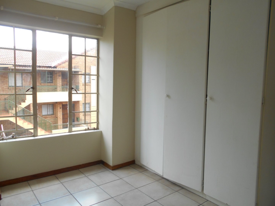 To Let 2 Bedroom Property for Rent in Die Hoewes Gauteng