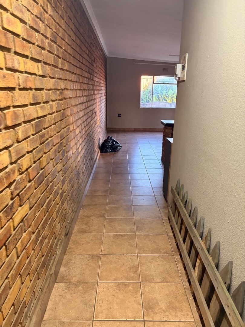 To Let 2 Bedroom Property for Rent in Shangrila Gauteng
