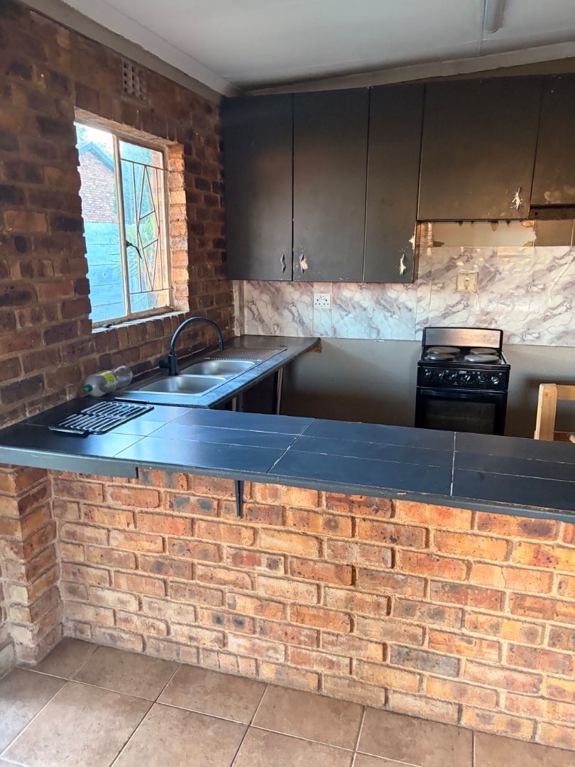 To Let 2 Bedroom Property for Rent in Shangrila Gauteng