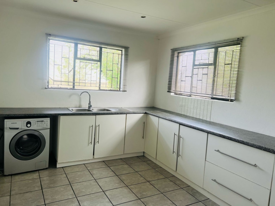 To Let 3 Bedroom Property for Rent in Brackendowns Gauteng