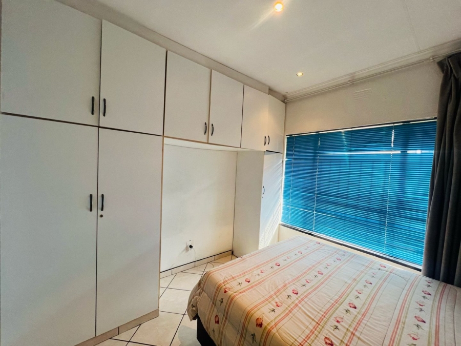 To Let 3 Bedroom Property for Rent in Brackendowns Gauteng