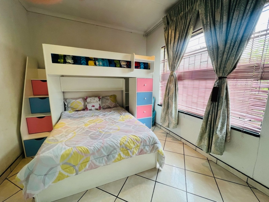 To Let 3 Bedroom Property for Rent in Brackendowns Gauteng