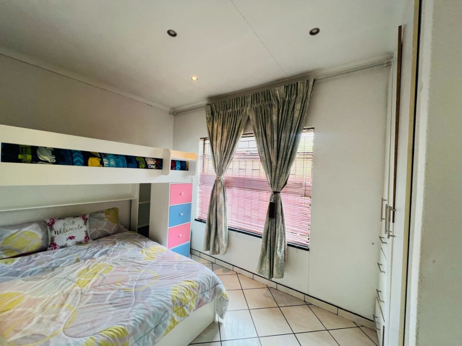 To Let 3 Bedroom Property for Rent in Brackendowns Gauteng