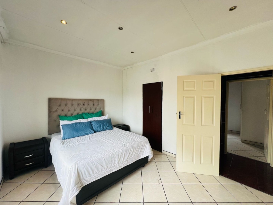 To Let 3 Bedroom Property for Rent in Brackendowns Gauteng