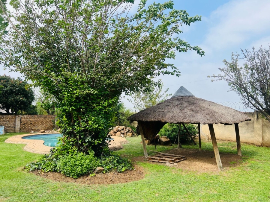 To Let 3 Bedroom Property for Rent in Brackendowns Gauteng