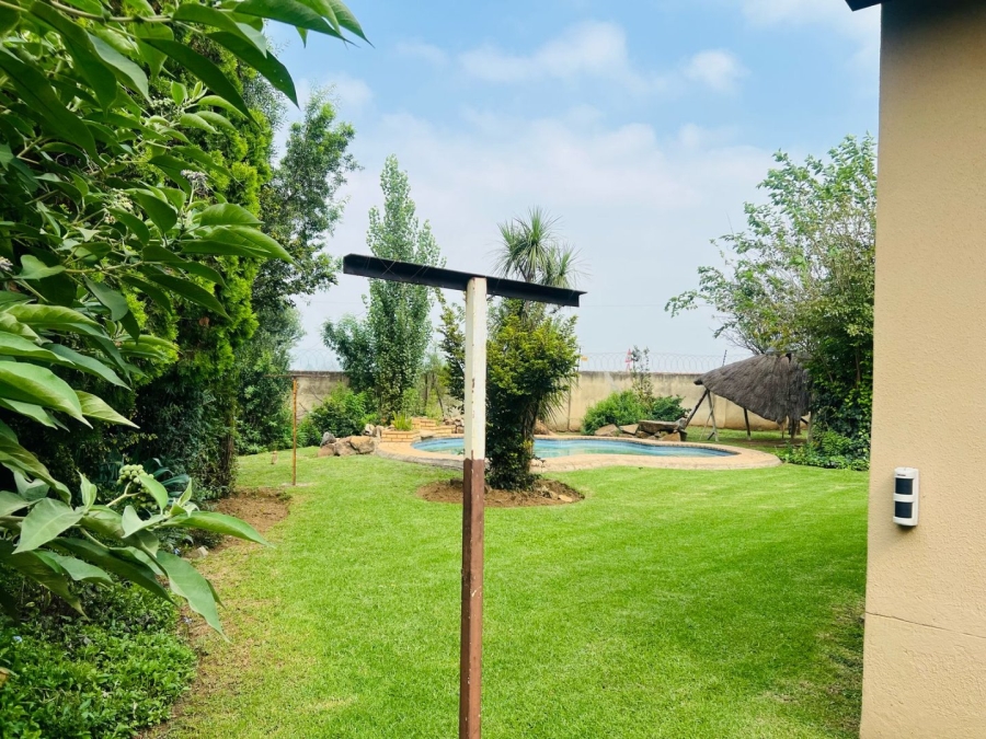 To Let 3 Bedroom Property for Rent in Brackendowns Gauteng