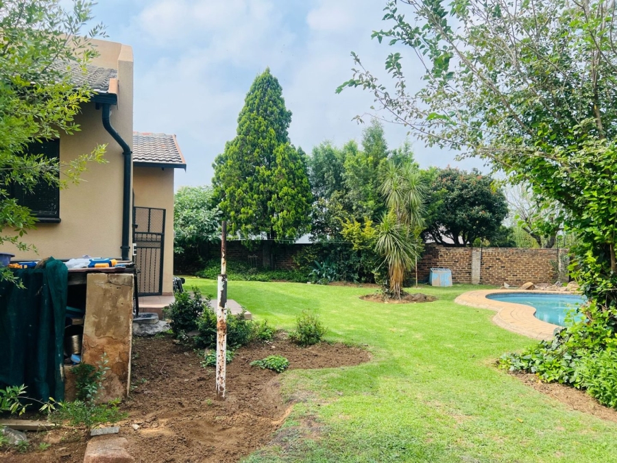 To Let 3 Bedroom Property for Rent in Brackendowns Gauteng
