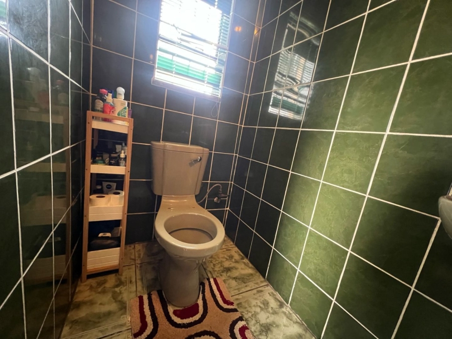 To Let 3 Bedroom Property for Rent in Brackendowns Gauteng