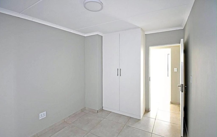 To Let 2 Bedroom Property for Rent in Glen Marais Gauteng