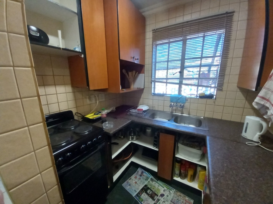 To Let 2 Bedroom Property for Rent in Glen Austin Gauteng