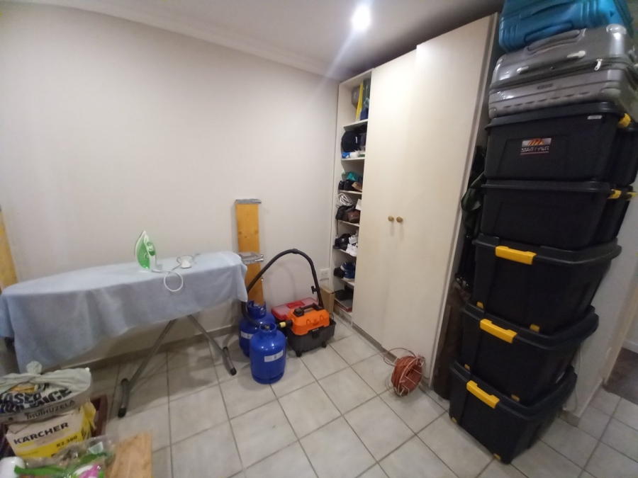 To Let 2 Bedroom Property for Rent in Glen Austin Gauteng