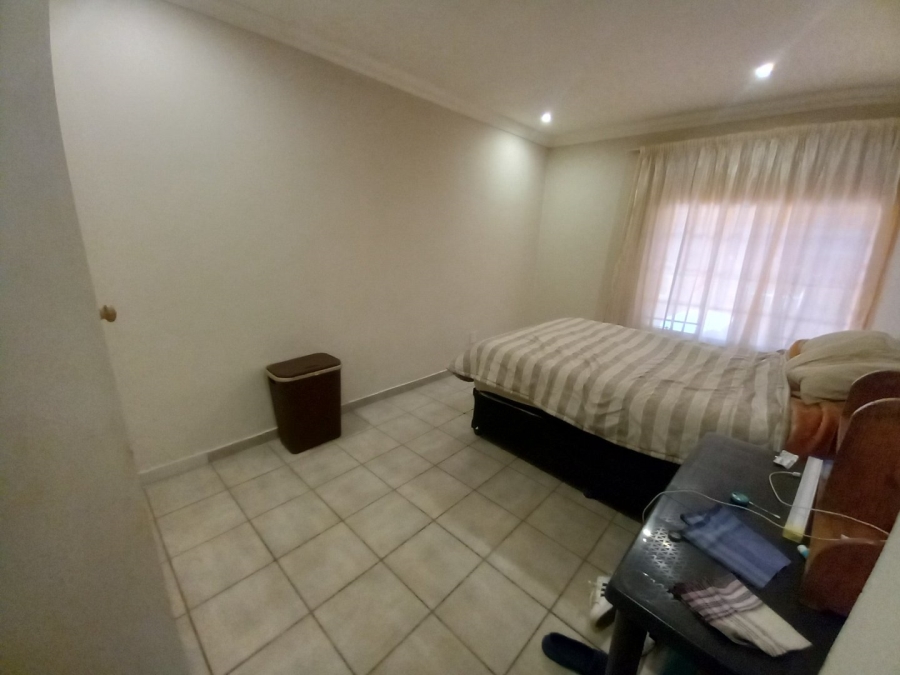 To Let 2 Bedroom Property for Rent in Glen Austin Gauteng