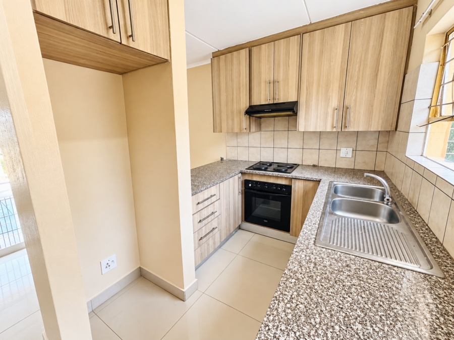 To Let 3 Bedroom Property for Rent in Vorna Valley Gauteng