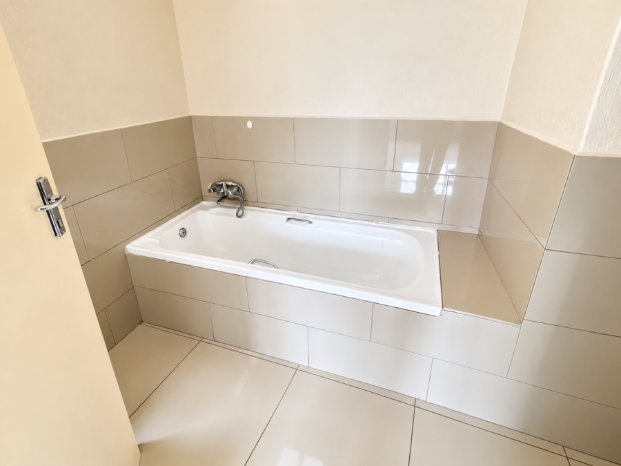 To Let 3 Bedroom Property for Rent in Vorna Valley Gauteng