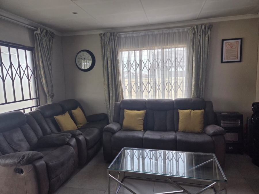 3 Bedroom Property for Sale in Windmill Park Gauteng