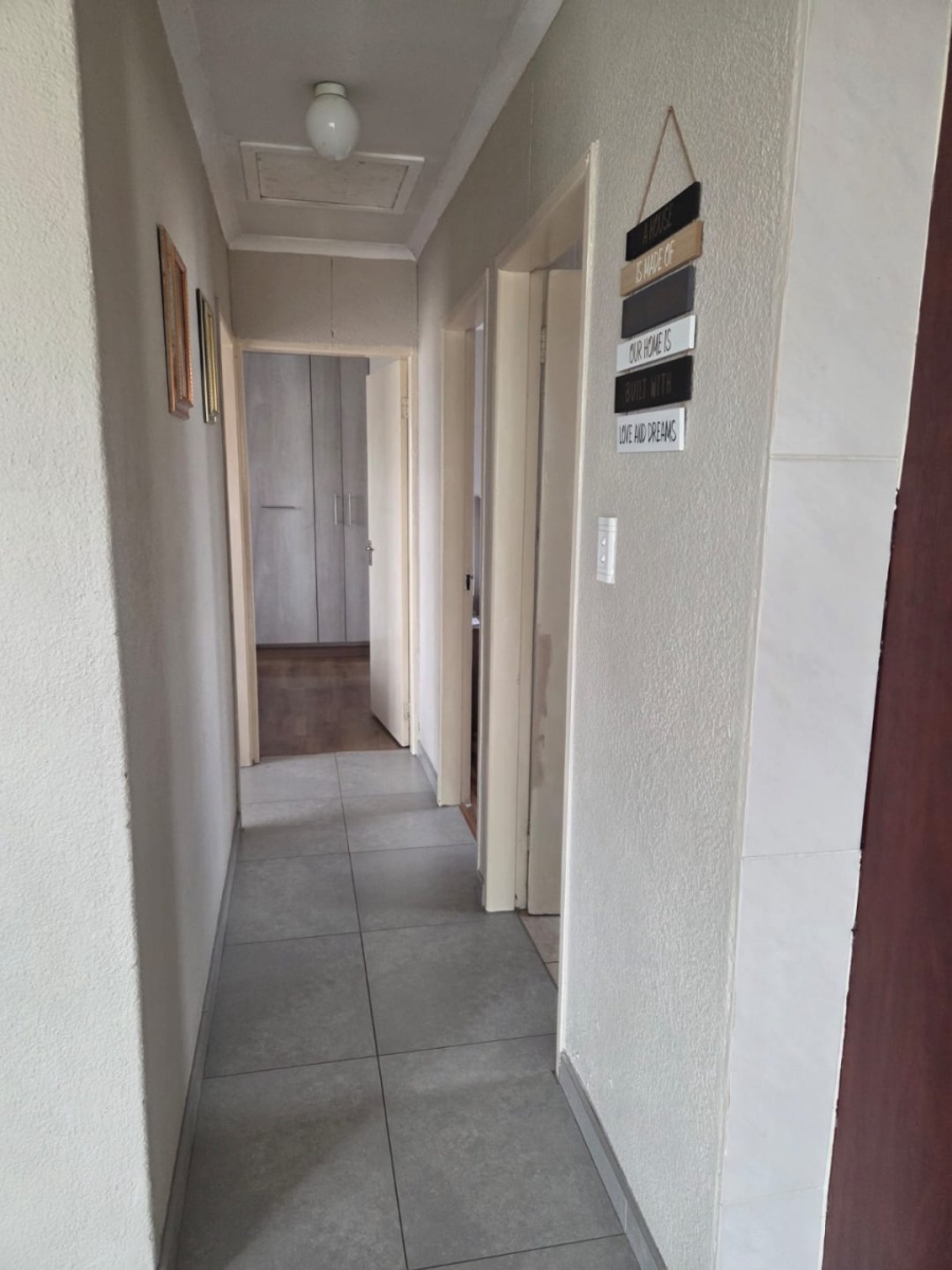 3 Bedroom Property for Sale in Windmill Park Gauteng
