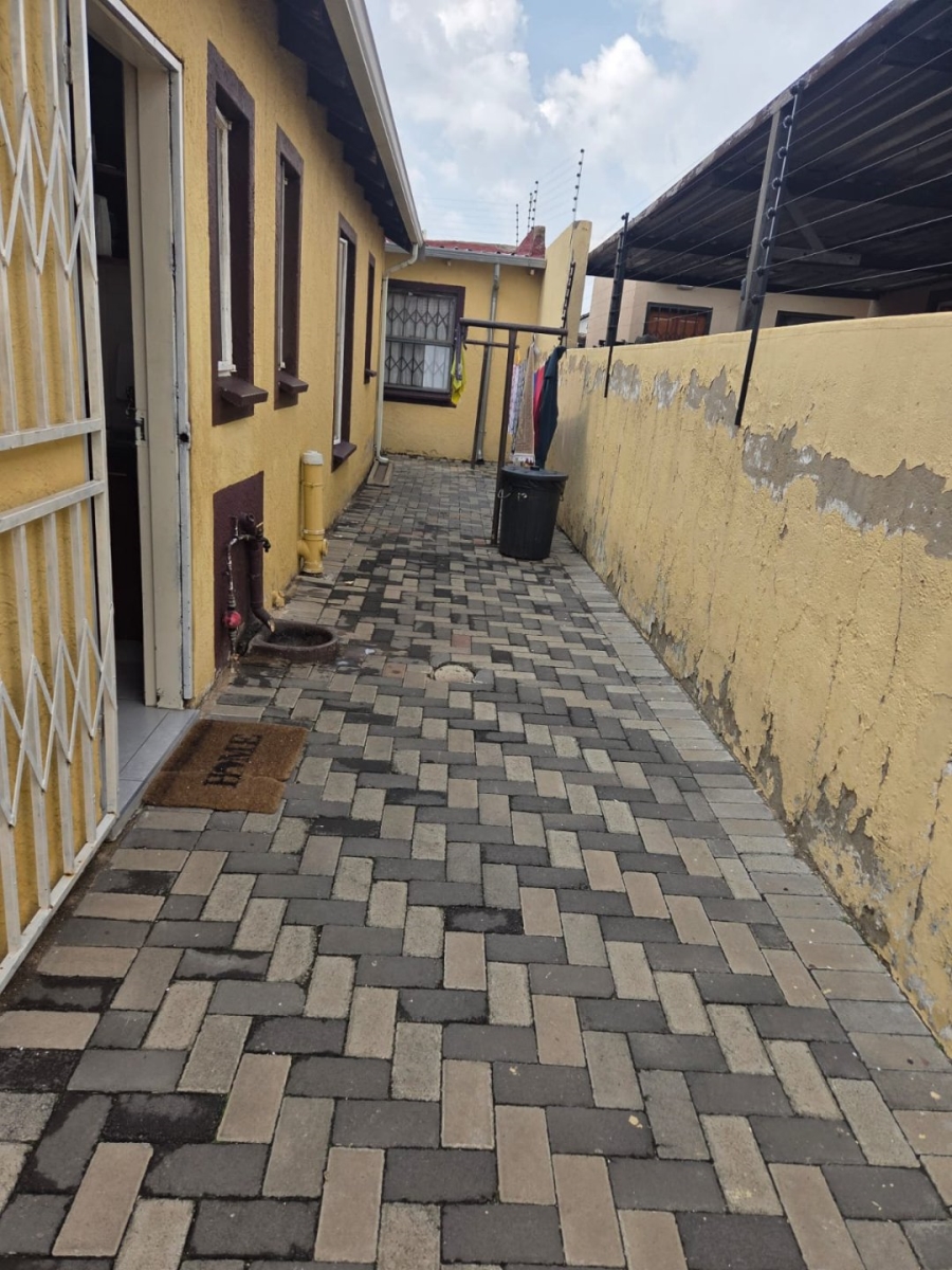 3 Bedroom Property for Sale in Windmill Park Gauteng