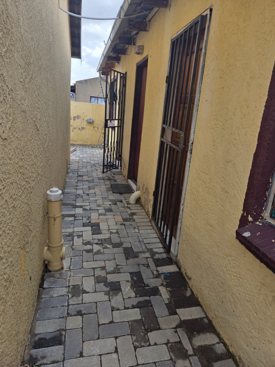 3 Bedroom Property for Sale in Windmill Park Gauteng