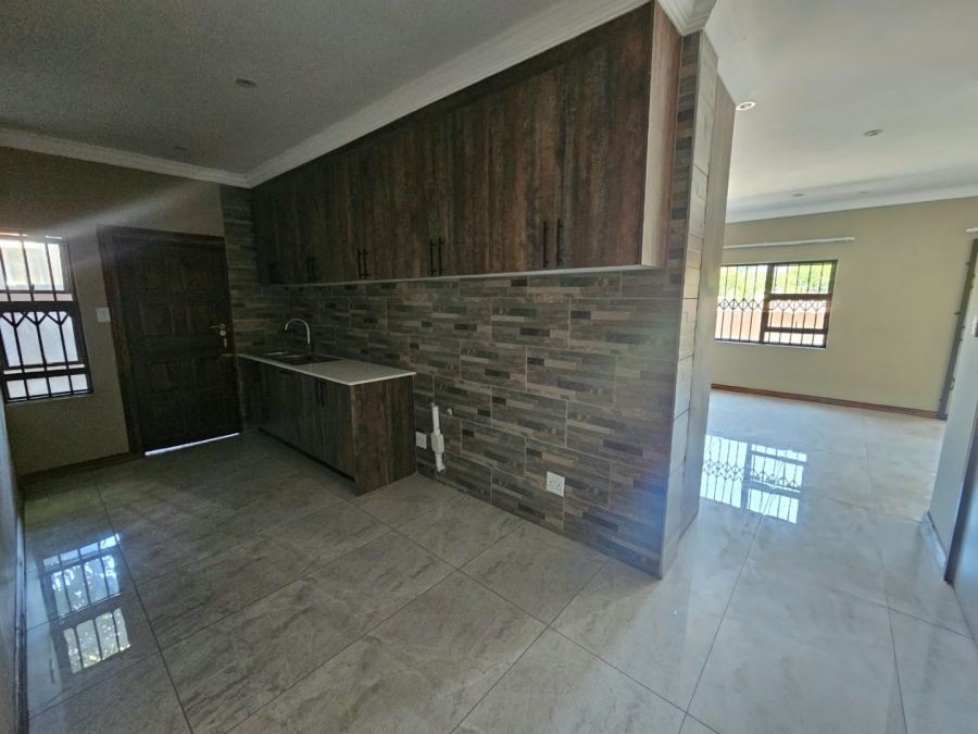 To Let 5 Bedroom Property for Rent in Waterkloof Ridge Gauteng