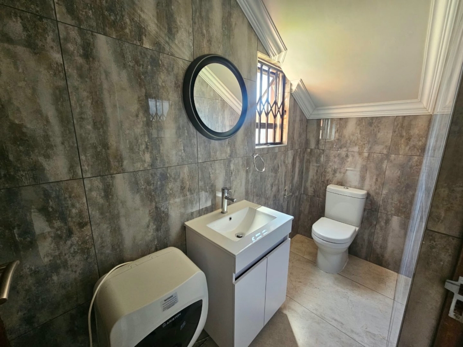 To Let 5 Bedroom Property for Rent in Waterkloof Ridge Gauteng