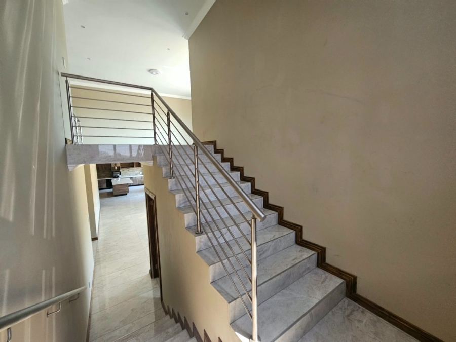To Let 5 Bedroom Property for Rent in Waterkloof Ridge Gauteng
