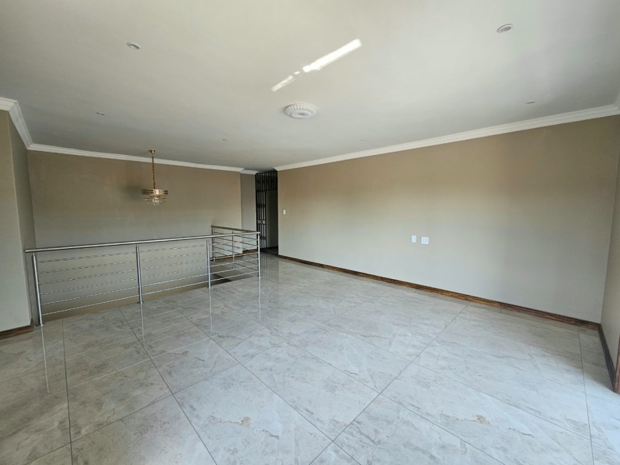 To Let 5 Bedroom Property for Rent in Waterkloof Ridge Gauteng