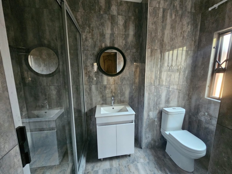 To Let 5 Bedroom Property for Rent in Waterkloof Ridge Gauteng